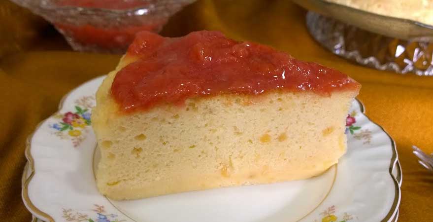 Cheesecake japonês com calda de ameixas 4.7 (96)